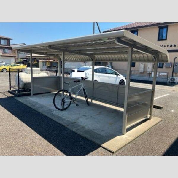 現地周辺 (駐輪場)