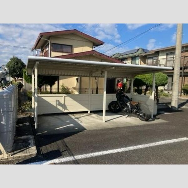 現地周辺 (駐輪場)