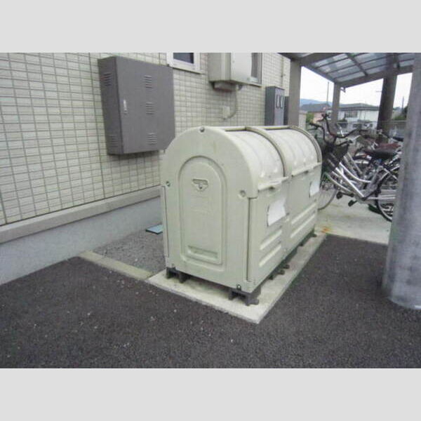 現地周辺 (ゴミボックス)