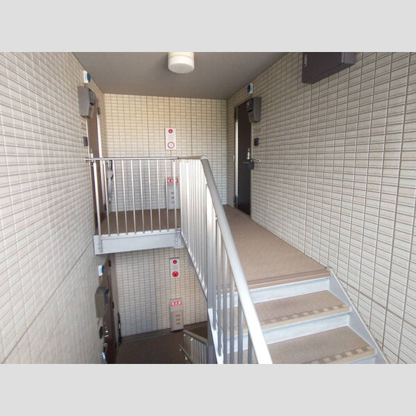 エントランス (エントランス)