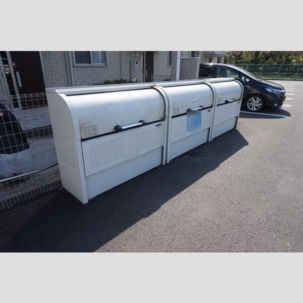 現地周辺 (ゴミBOX)