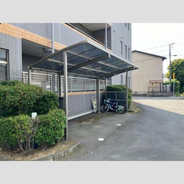 現地周辺 (駐輪場)