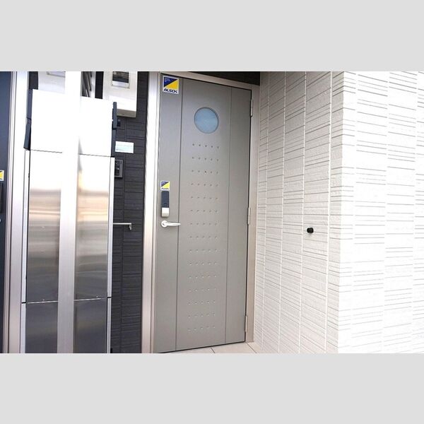 エントランス (エントランス)