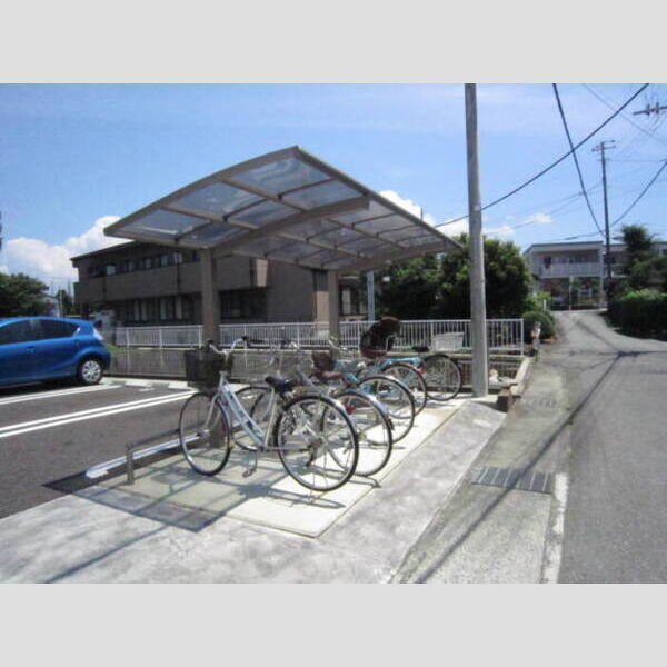 現地周辺 (駐輪場)