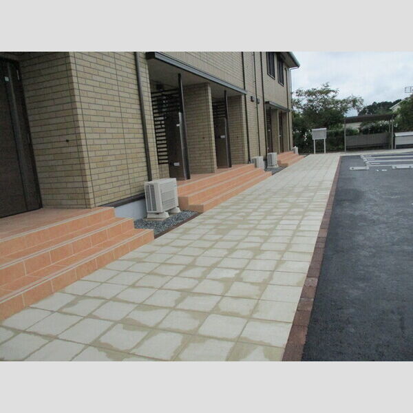 エントランス (エントランス)