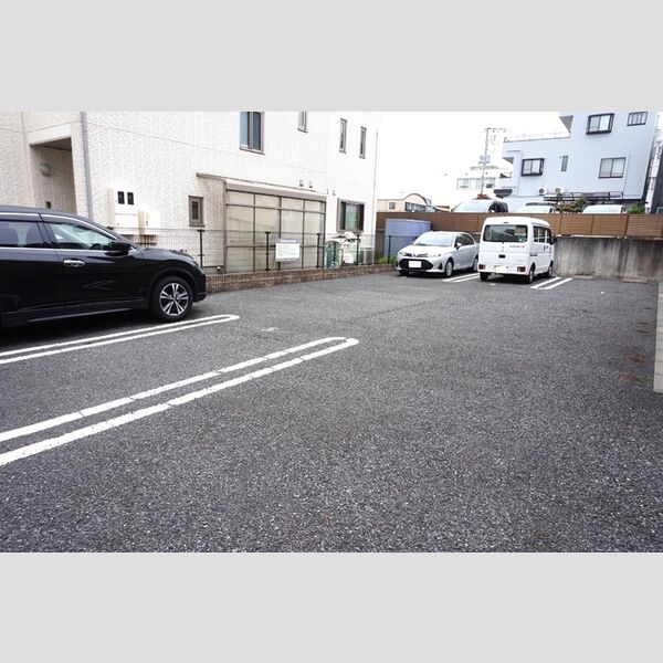 駐車場 (駐車場)