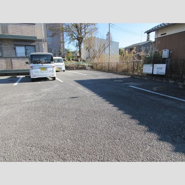 駐車場 (駐車場)