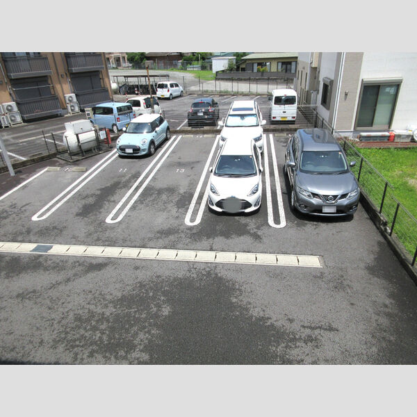 駐車場 (駐車場)