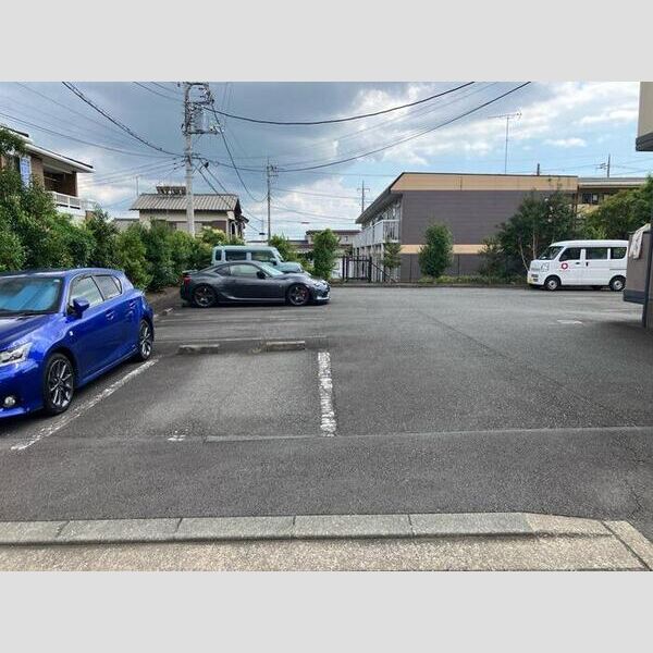 駐車場 (駐車場)