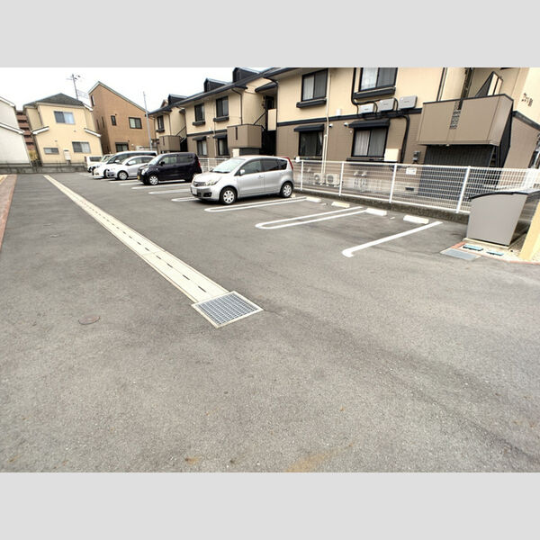 駐車場 (駐車場)