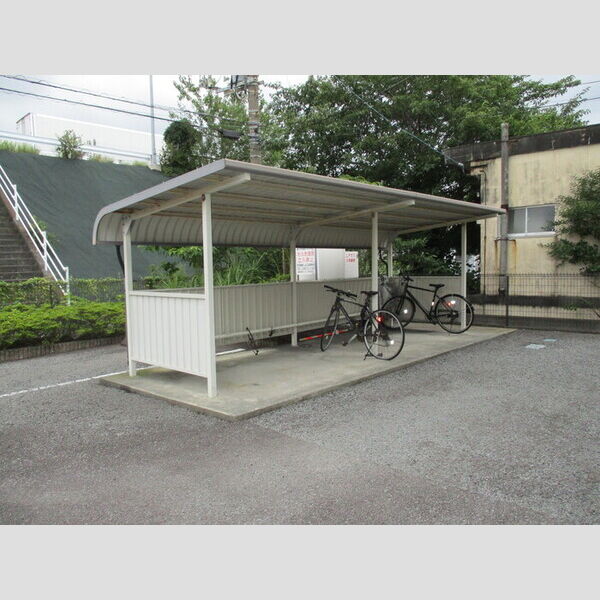 現地周辺 (駐輪場)