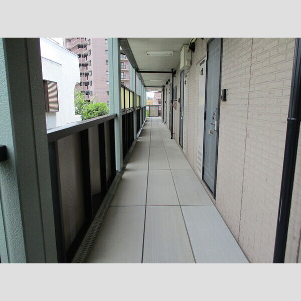 エントランス (エントランス)