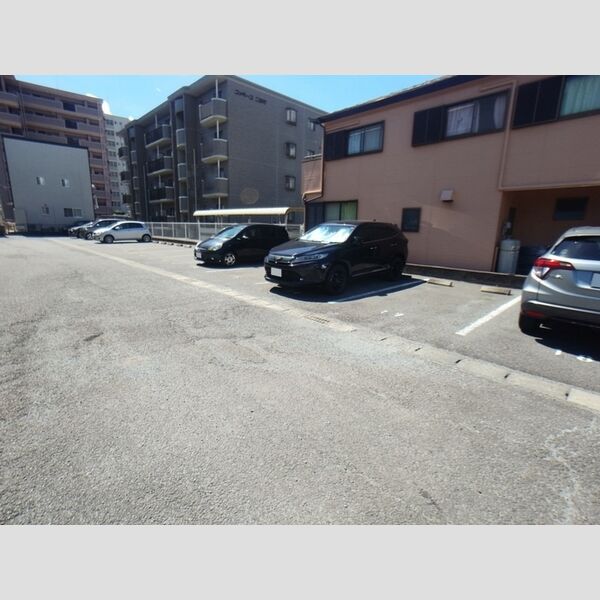 駐車場 (駐車場)