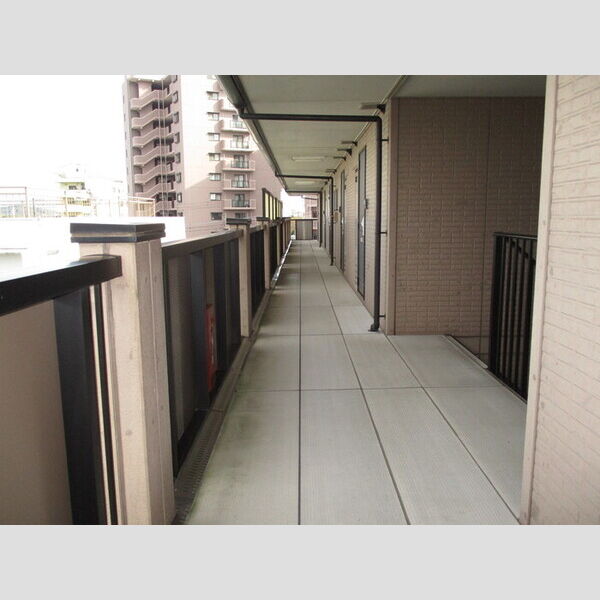 エントランス (エントランス)
