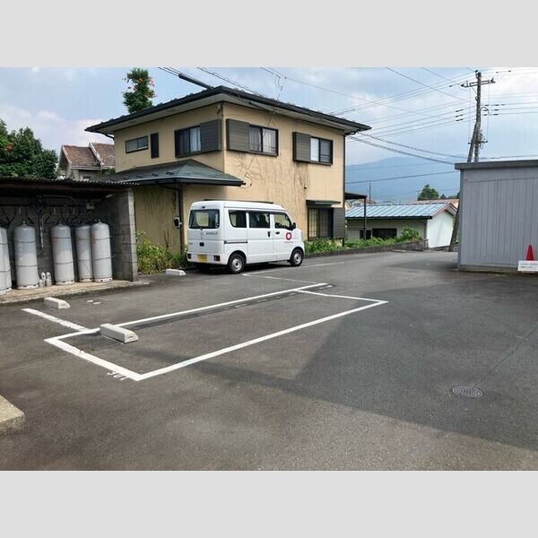 駐車場 (駐車場)