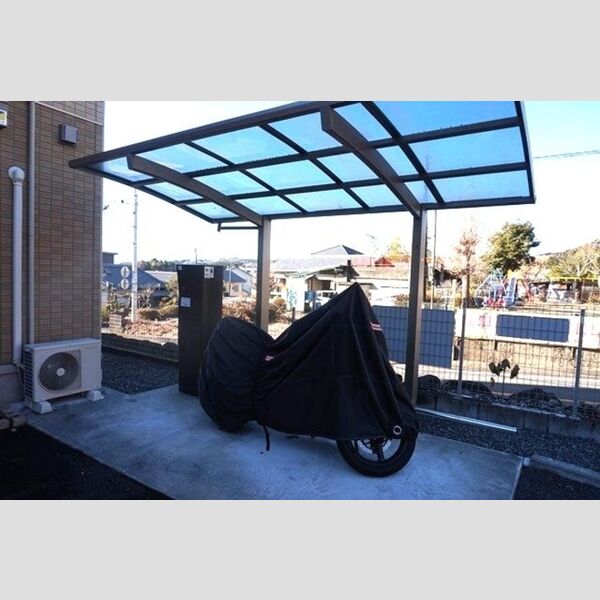 現地周辺 (駐輪場)