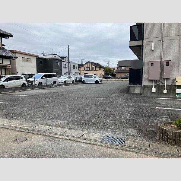 駐車場 (駐車場)