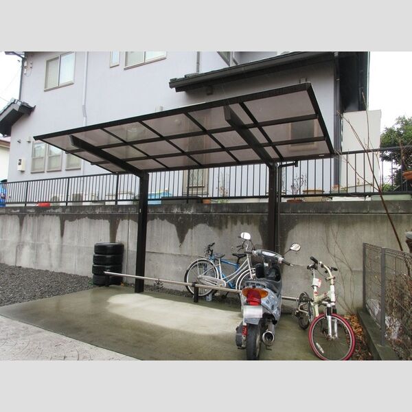 現地周辺 (駐輪場)