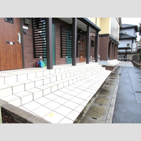 エントランス (エントランス)