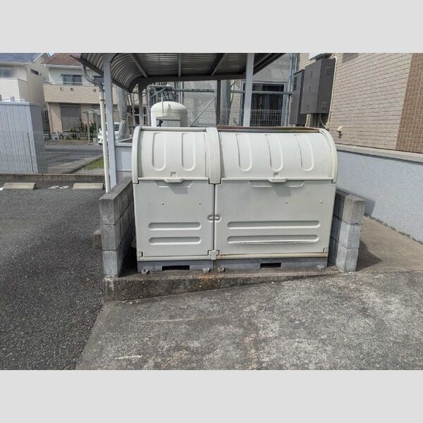現地周辺 (ごみBOX)
