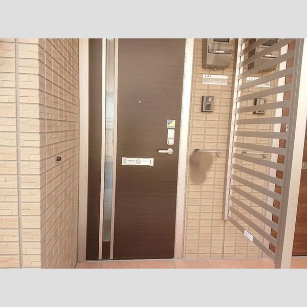 エントランス (エントランス)