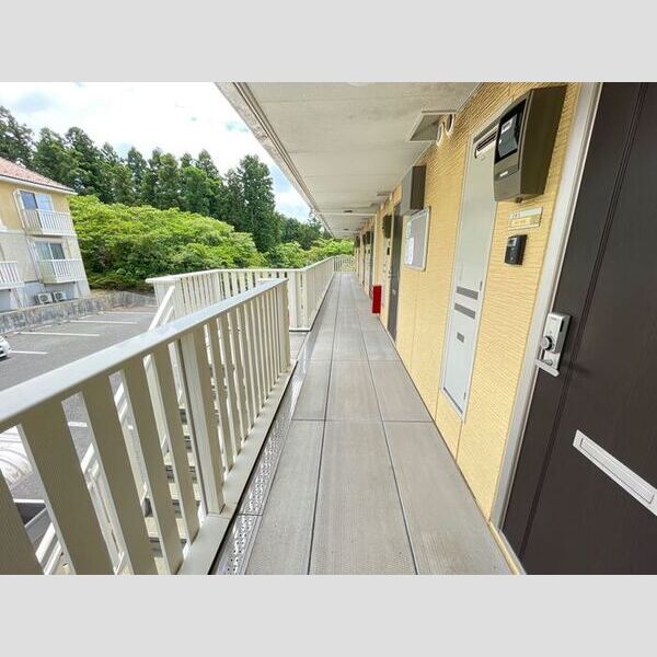 エントランス (エントランス)