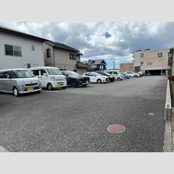 駐車場 (駐車場)