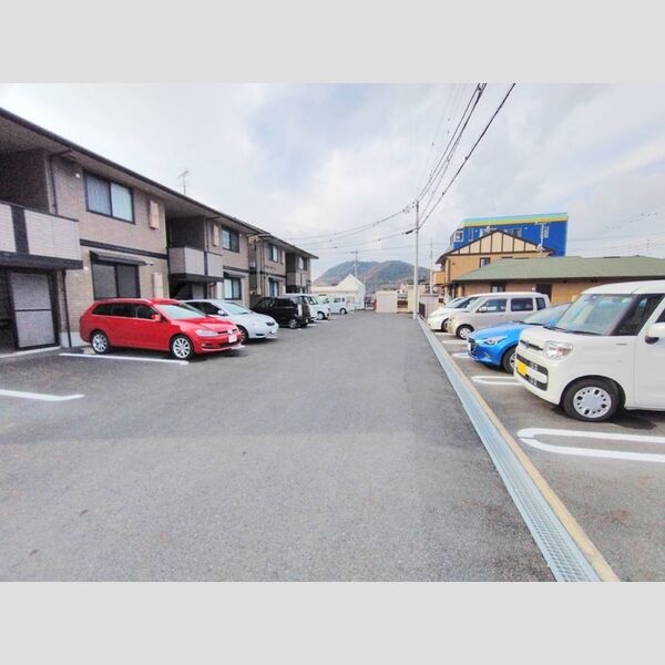 駐車場 (駐車場)