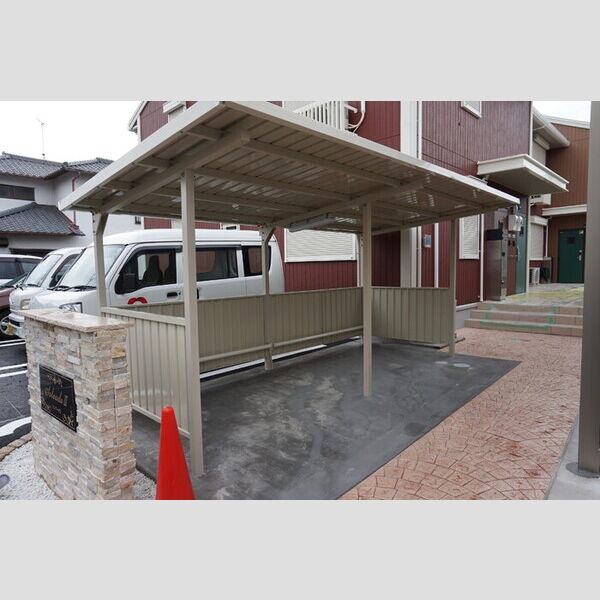 現地周辺 (駐輪場)