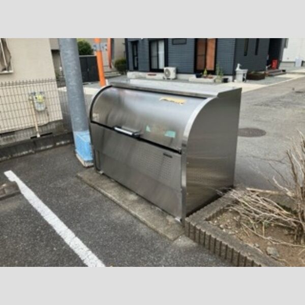 現地周辺 (ゴミボックス)