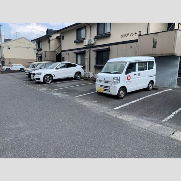 駐車場 (駐車場)