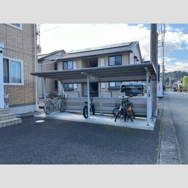 現地周辺 (駐輪場)