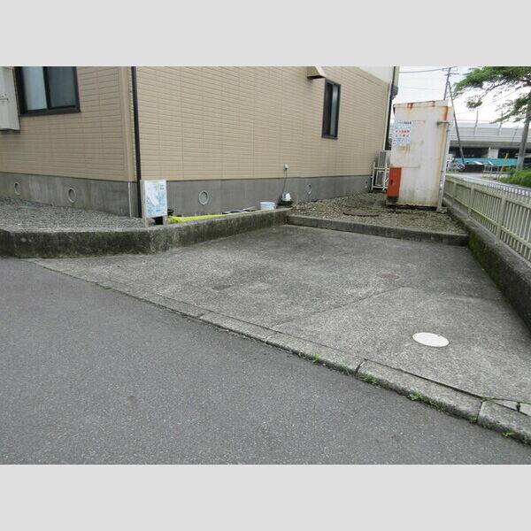 現地周辺 (ゴミステーション)