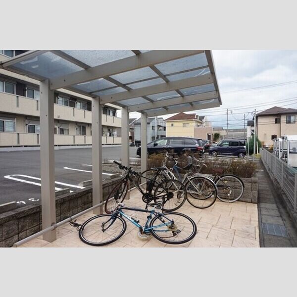 現地周辺 (駐輪場)