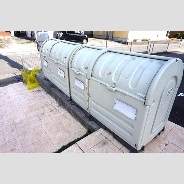 現地周辺 (ゴミBOX)