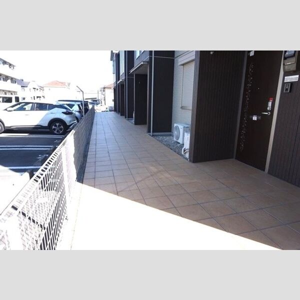 エントランス (エントランス)