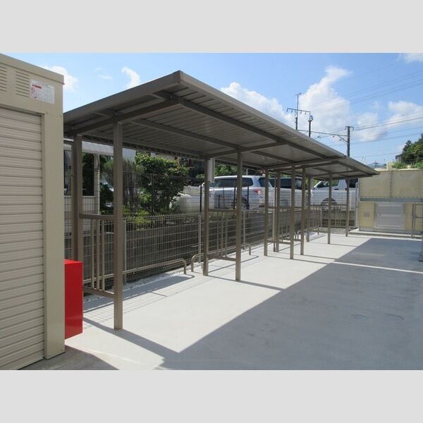 現地周辺 (駐輪場)