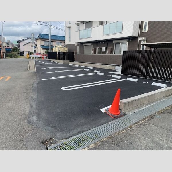 駐車場 (駐車場)