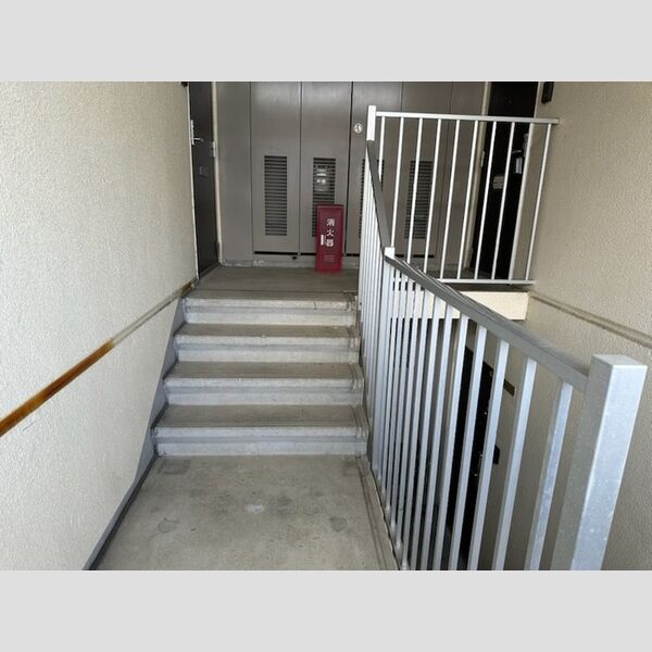 エントランス (エントランス)