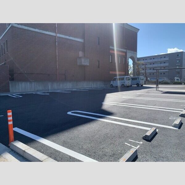 駐車場 (駐車場)