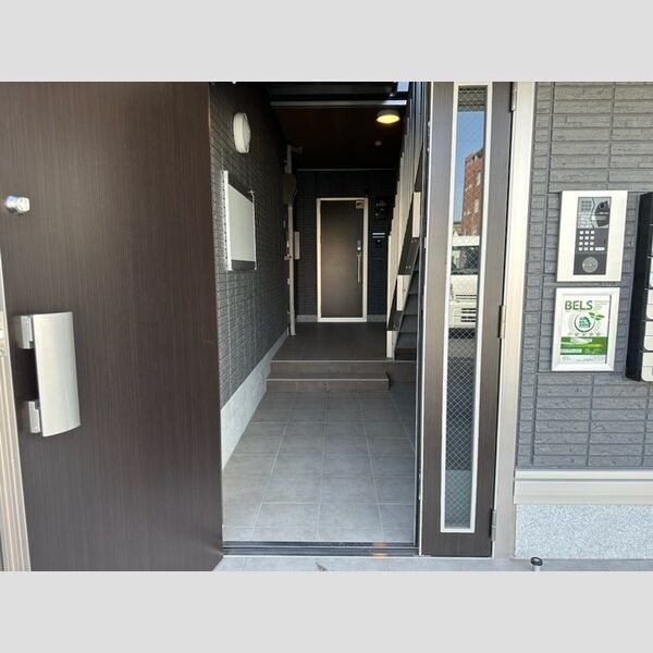 エントランス (エントランス)