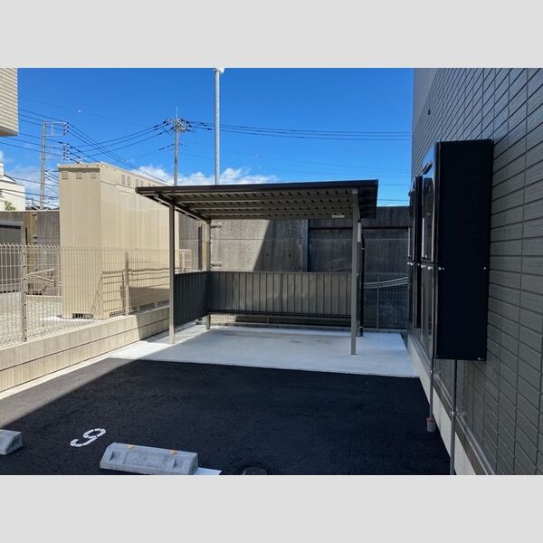 現地周辺 (駐輪場)