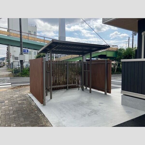 現地周辺 (駐輪場)