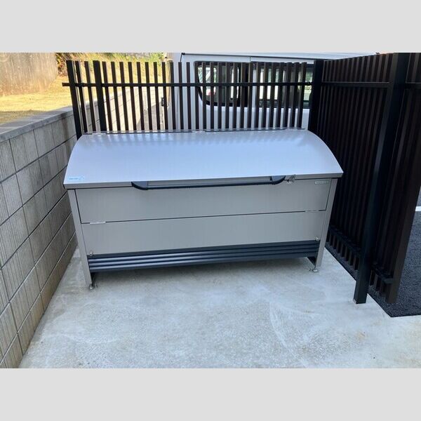 現地周辺 (ゴミボックス)