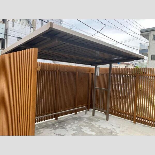 現地周辺 (駐輪場)