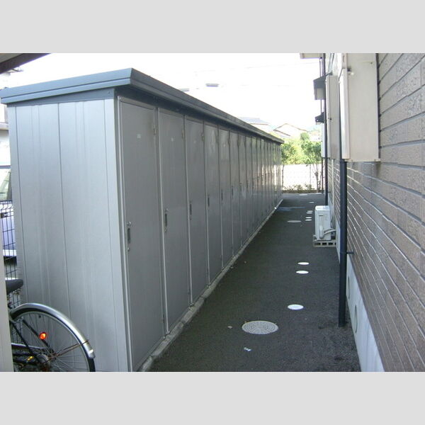 現地周辺 (物置)