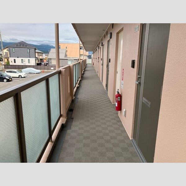 エントランス (エントランス)