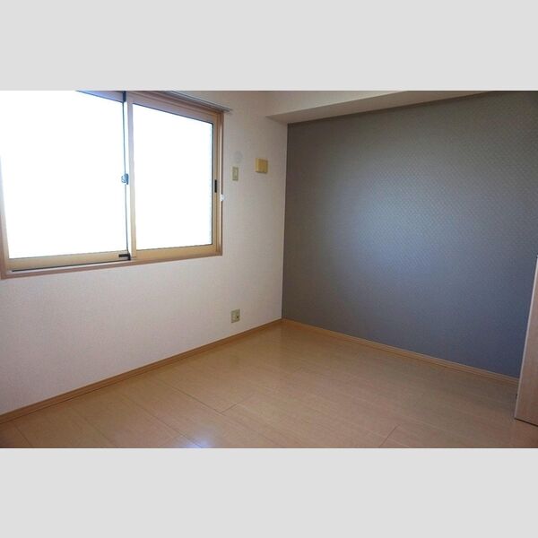 その他 (北側洋室)