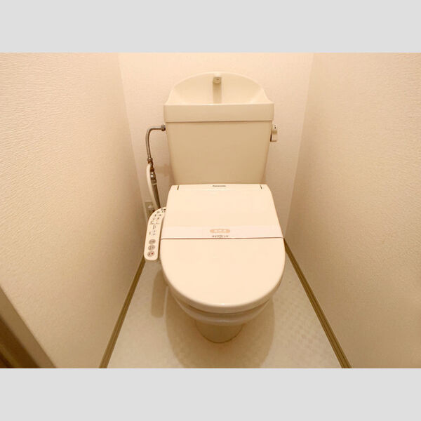 トイレ (温水洗浄暖房便座)
