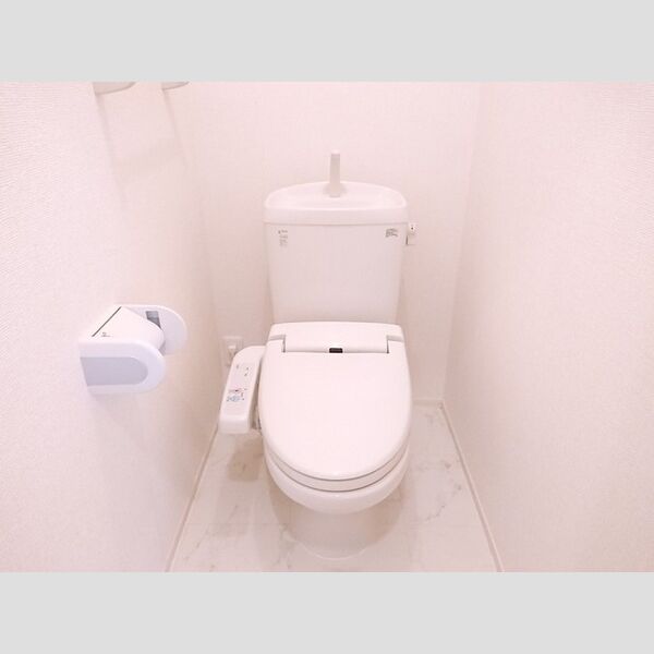 トイレ (温水洗浄暖房便座)